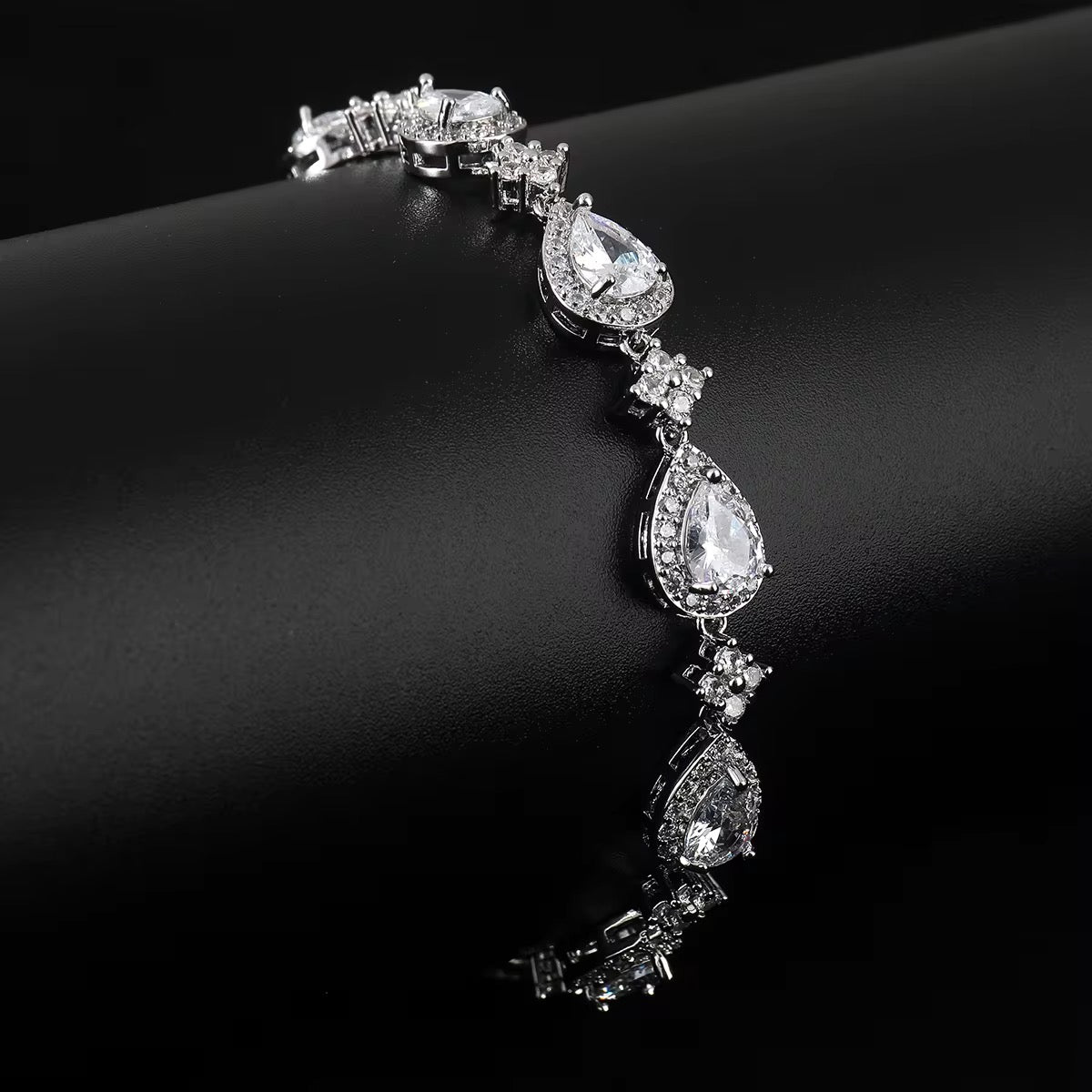 HEARTBEAT BRACELET (SILVER)