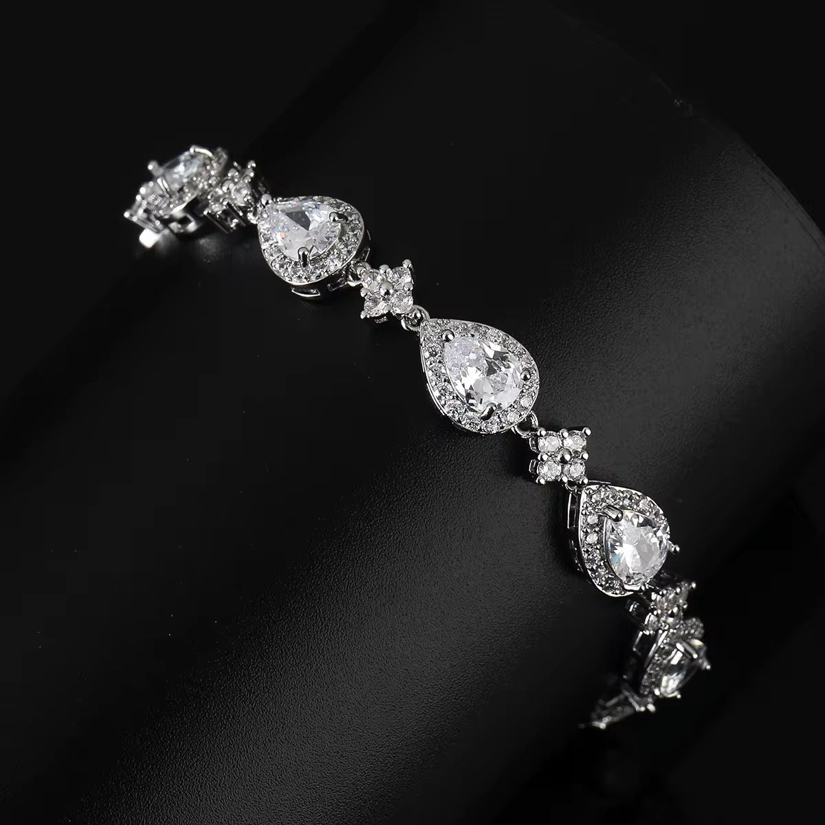 HEARTBEAT BRACELET (SILVER)