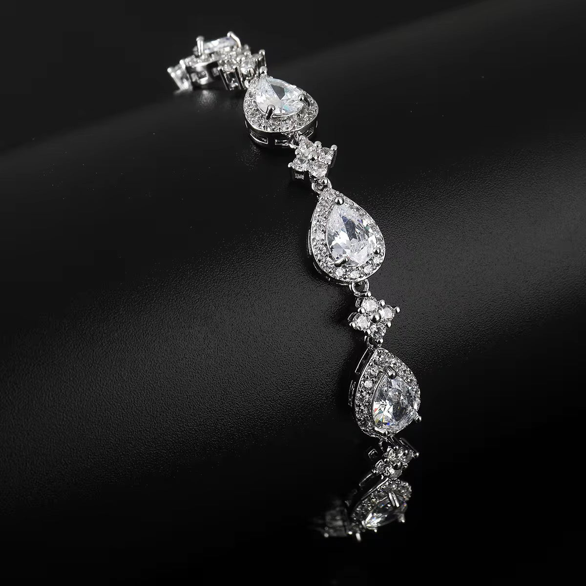HEARTBEAT BRACELET (SILVER)