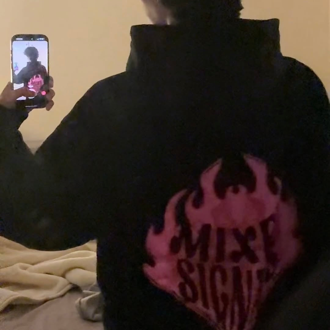 FLICKERING HEART HOODIE