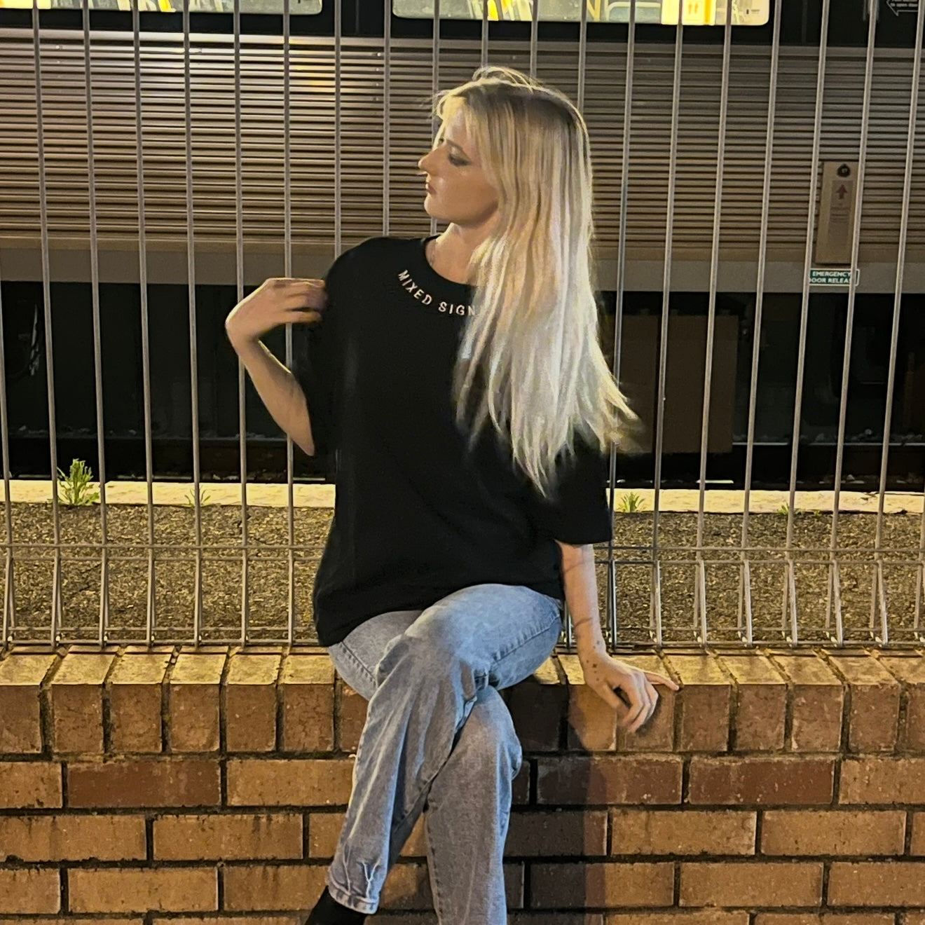 FLICKERING HEART SHIRT (BLACK)