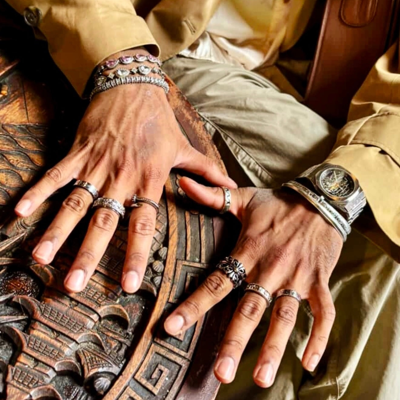 FLICKERING HEART BRACELET (PINK)