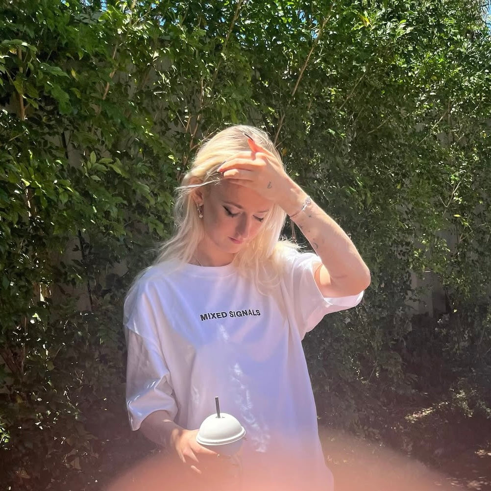 FLICKERING HEART SHIRT (WHITE)