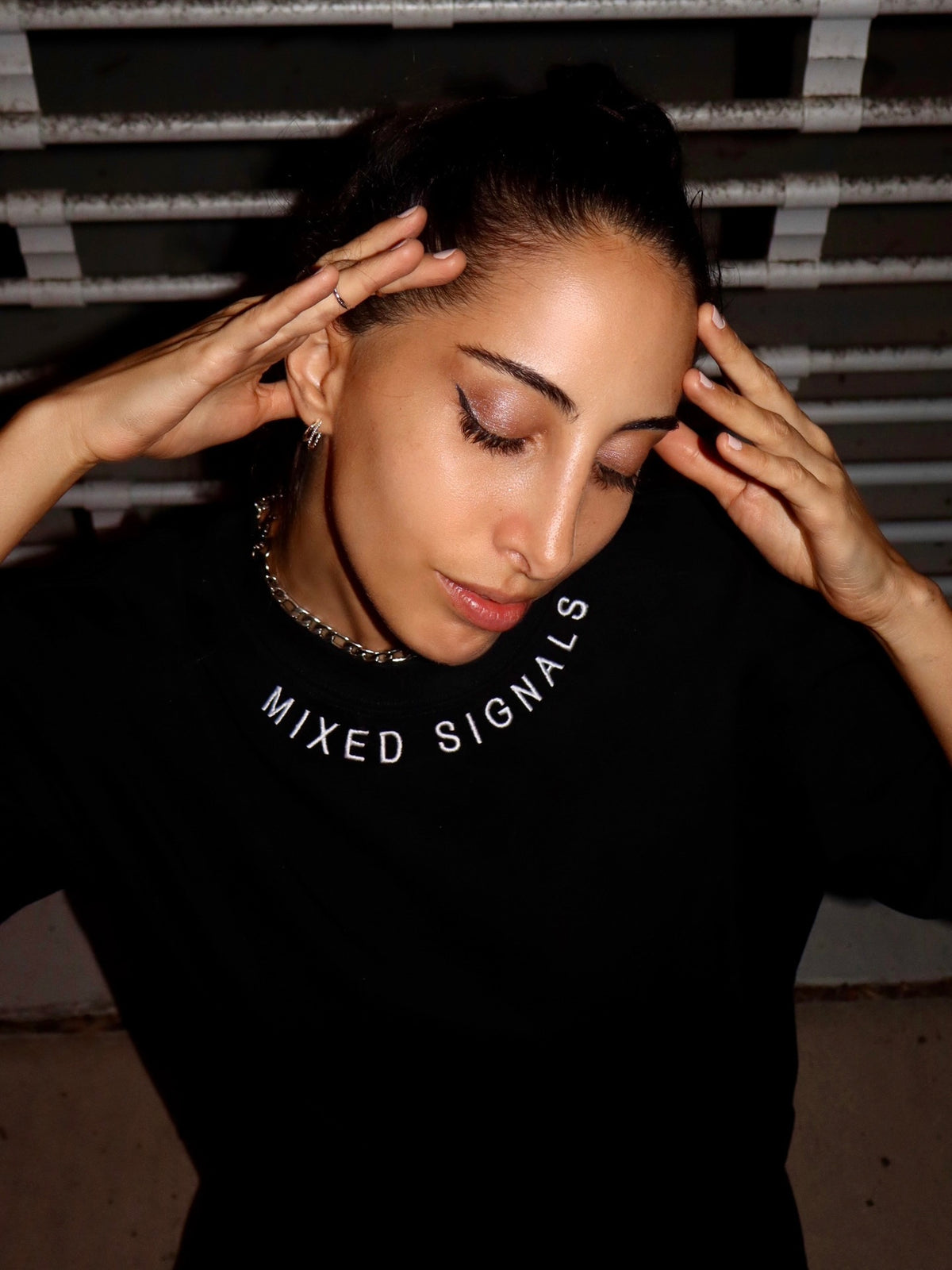 FLICKERING HEART SHIRT - BLACK