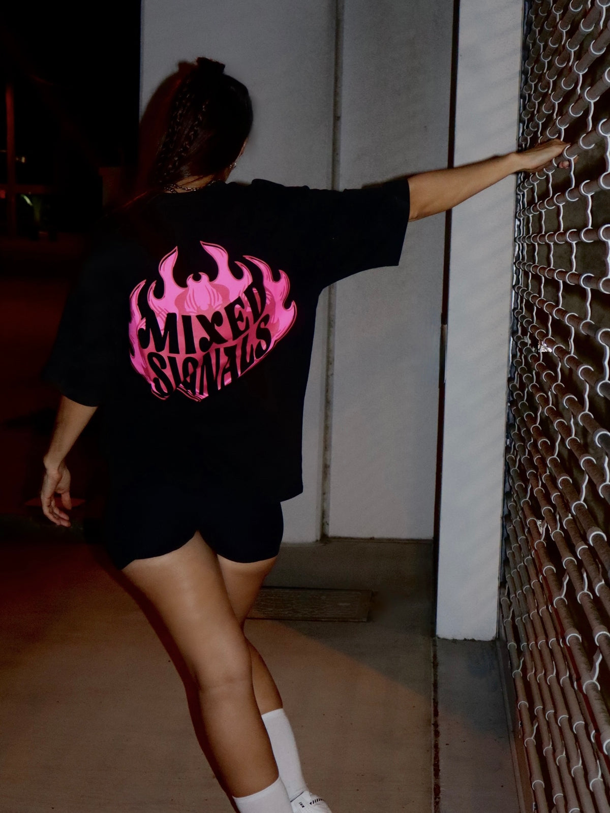 FLICKERING HEART SHIRT - BLACK
