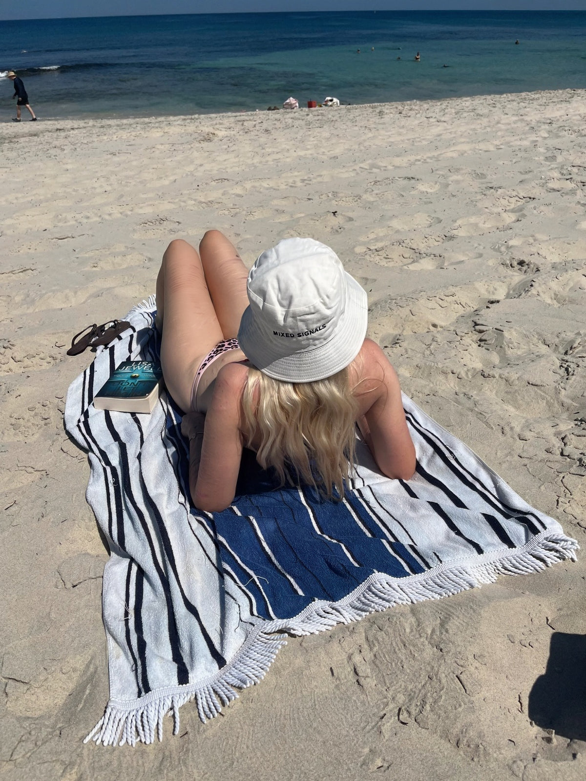 BLANC BUCKET HAT